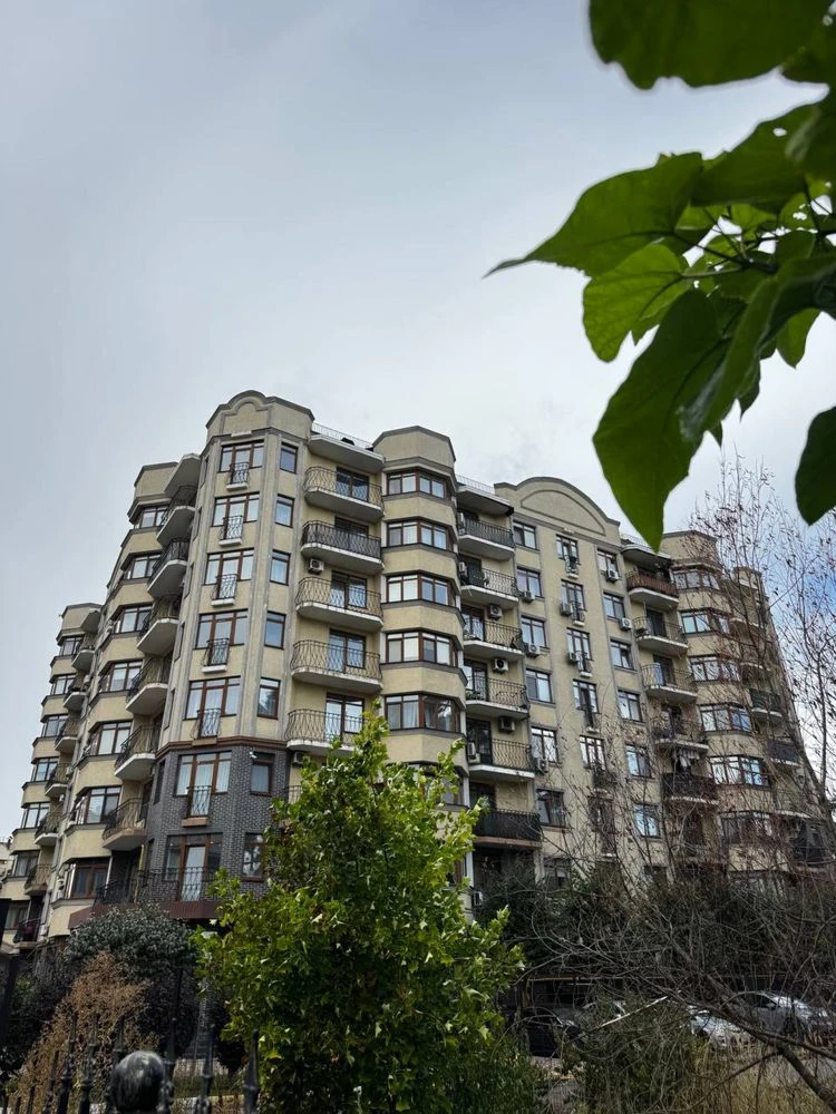 One-bedroom apartment in Buch. ЖК "Rich Town". Minimal furnishing
