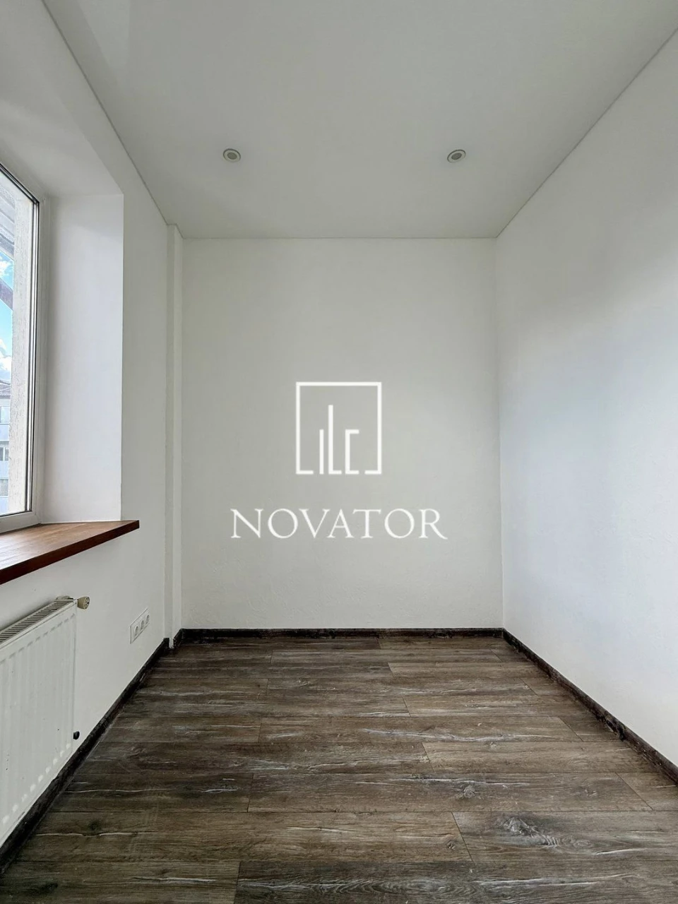 No commission! Two-room apartment renovated with gas!