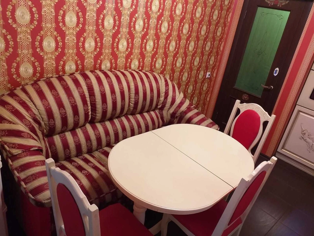 For sale 2 room apartment 72 m2 / or for business (ground floor)
