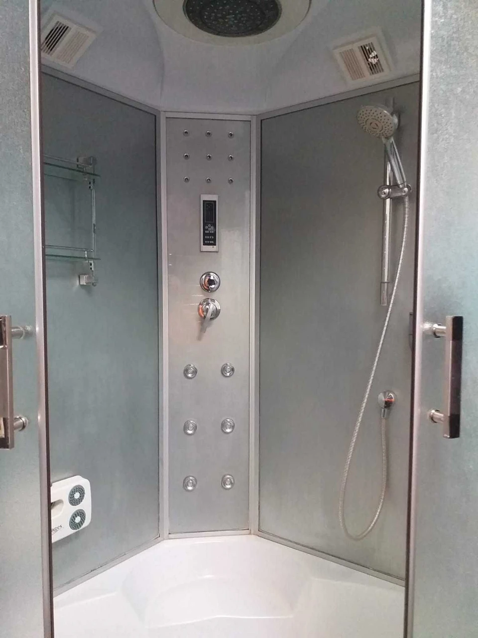 For sale 2 room apartment 72 m2 / or for business (ground floor)