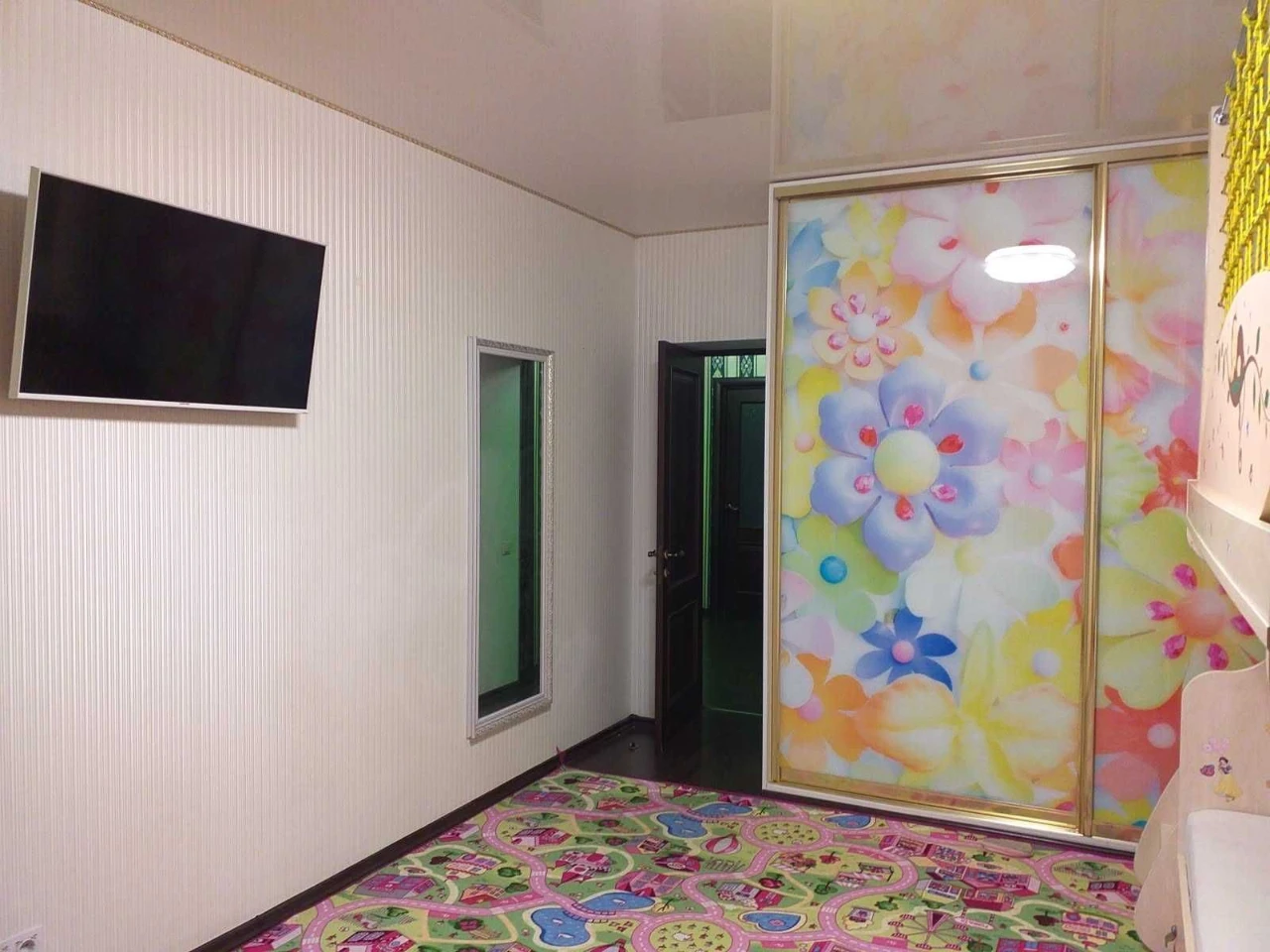 For sale 2 room apartment 72 m2 / or for business (ground floor)
