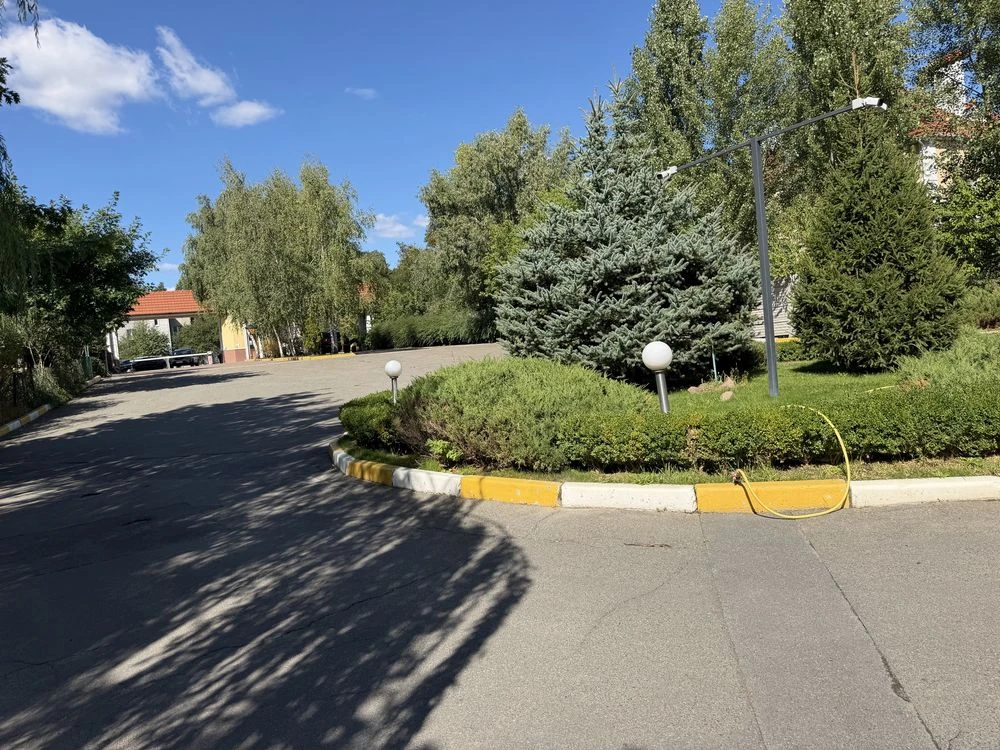 For Sale 1 Bedroom Apartment - NO COMMISSION! AMAZING PRICE!