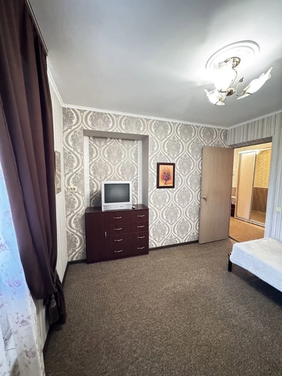 Two-bedroom apartment with renovation and furniture! NO Commission!