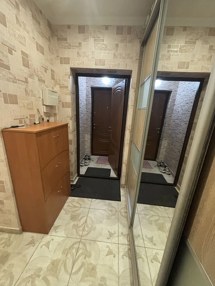 Spacious apartment in a cozy residential complex with furniture and appliances