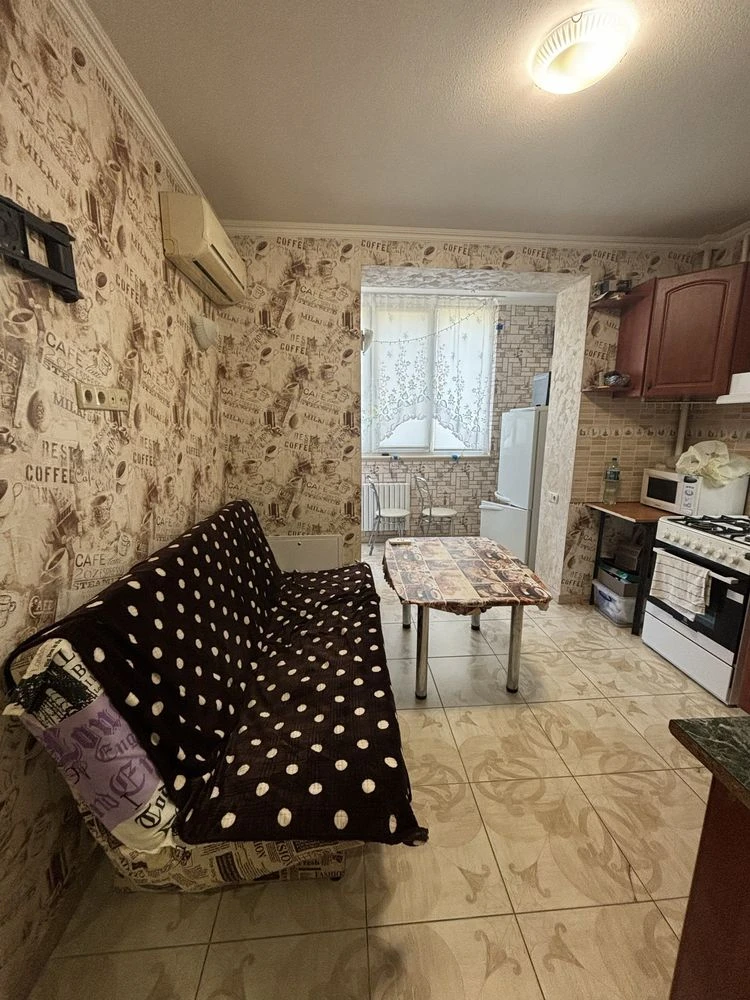 Spacious apartment in a cozy residential complex with furniture and appliances