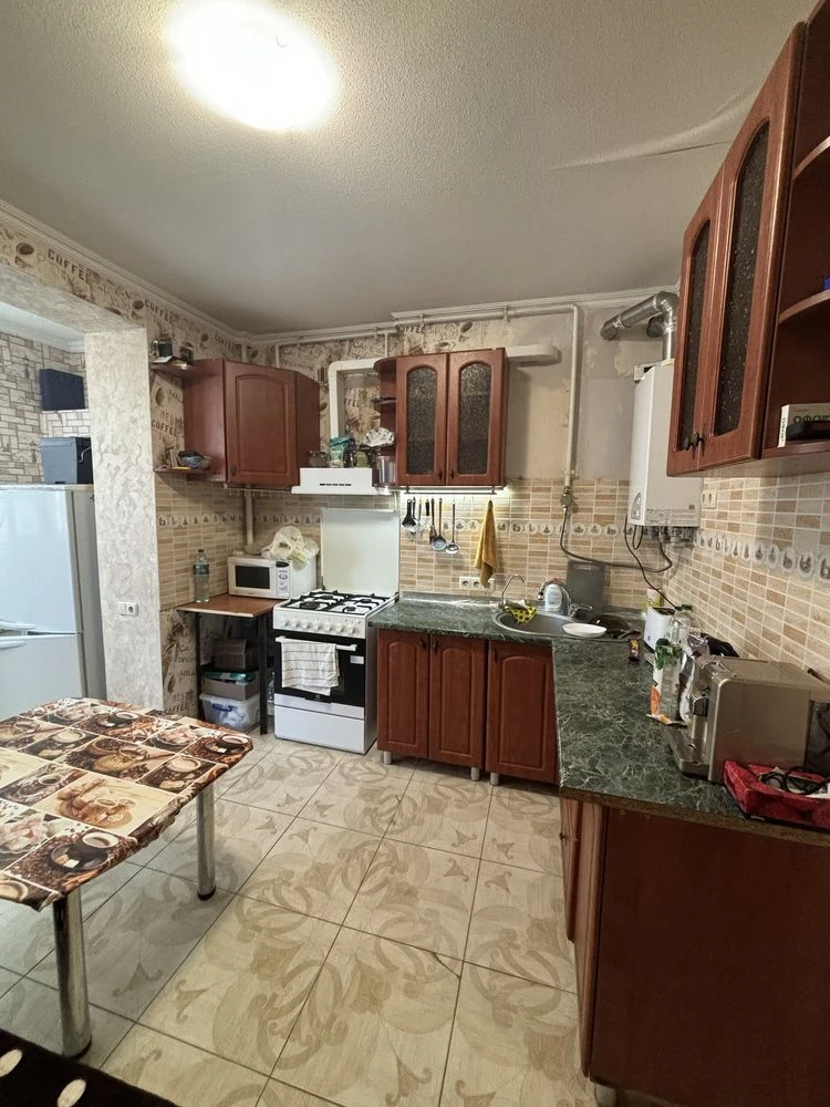 Spacious apartment in a cozy residential complex with furniture and appliances