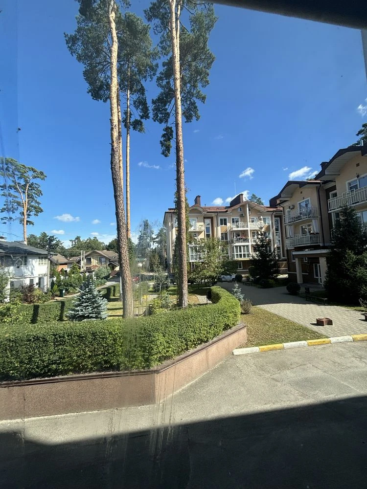 Spacious apartment in a cozy residential complex with furniture and appliances
