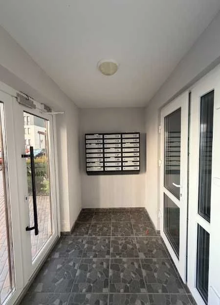 Apartment for sale: 2-bedroom apartment, 66 sq m, partially renovated