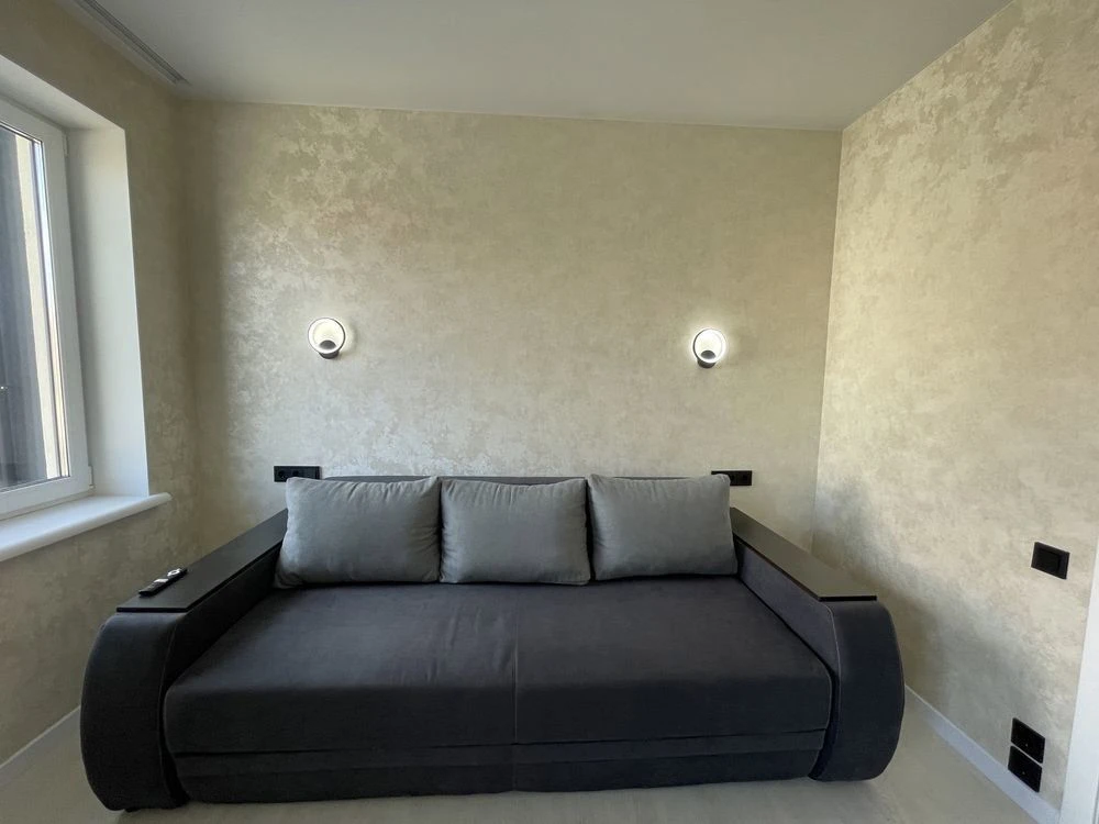 For Sale: New 1-room apartment renovated! Certificate-yes! Wonderful