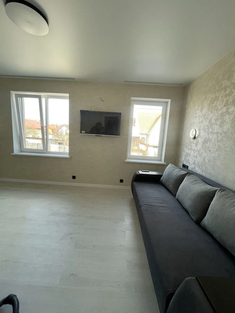 For Sale: New 1-room apartment renovated! Certificate-yes! Wonderful