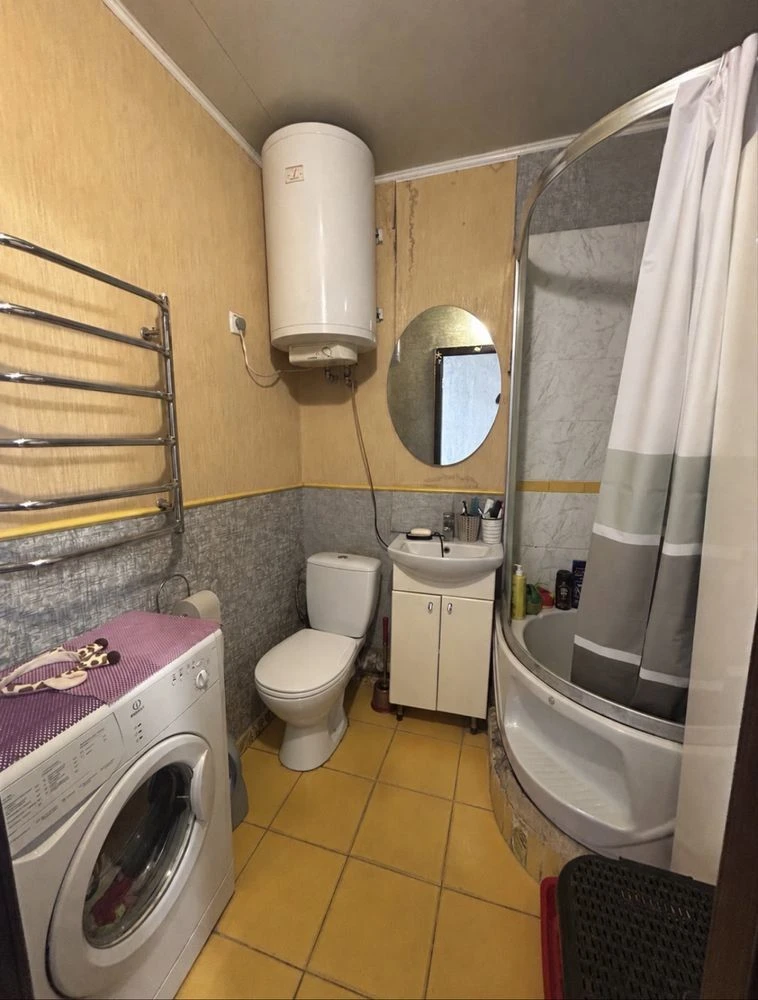 Буча! Продам 2-кімнатну квартиру з ремонтом!