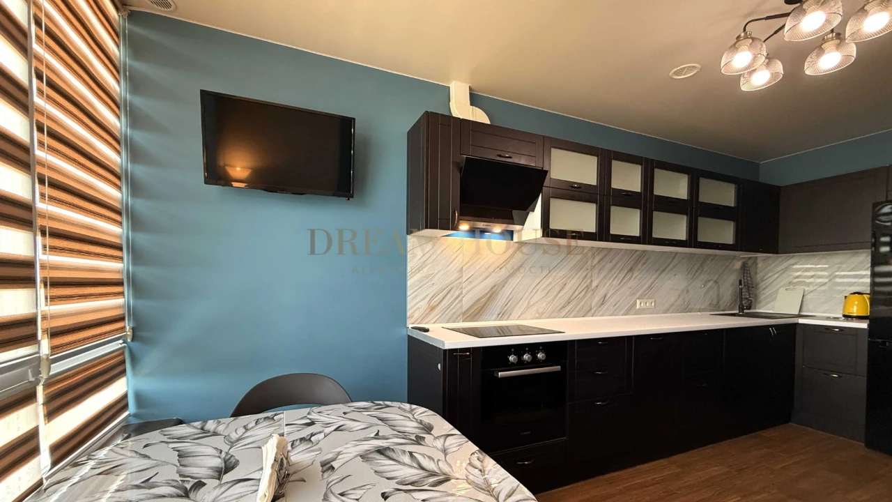 Full 2-bedroom apartment in Grand Burge residential complex.