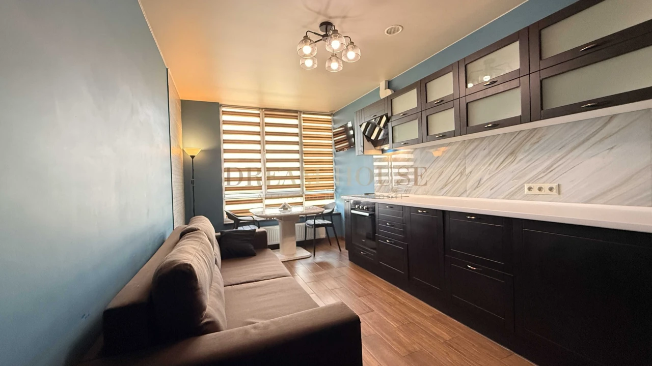 Full 2-bedroom apartment in Grand Burge residential complex.