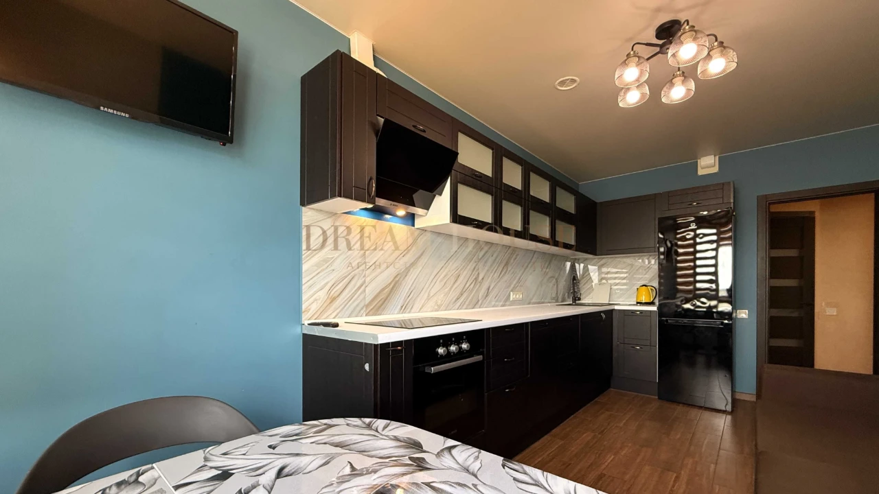 Full 2-bedroom apartment in Grand Burge residential complex.