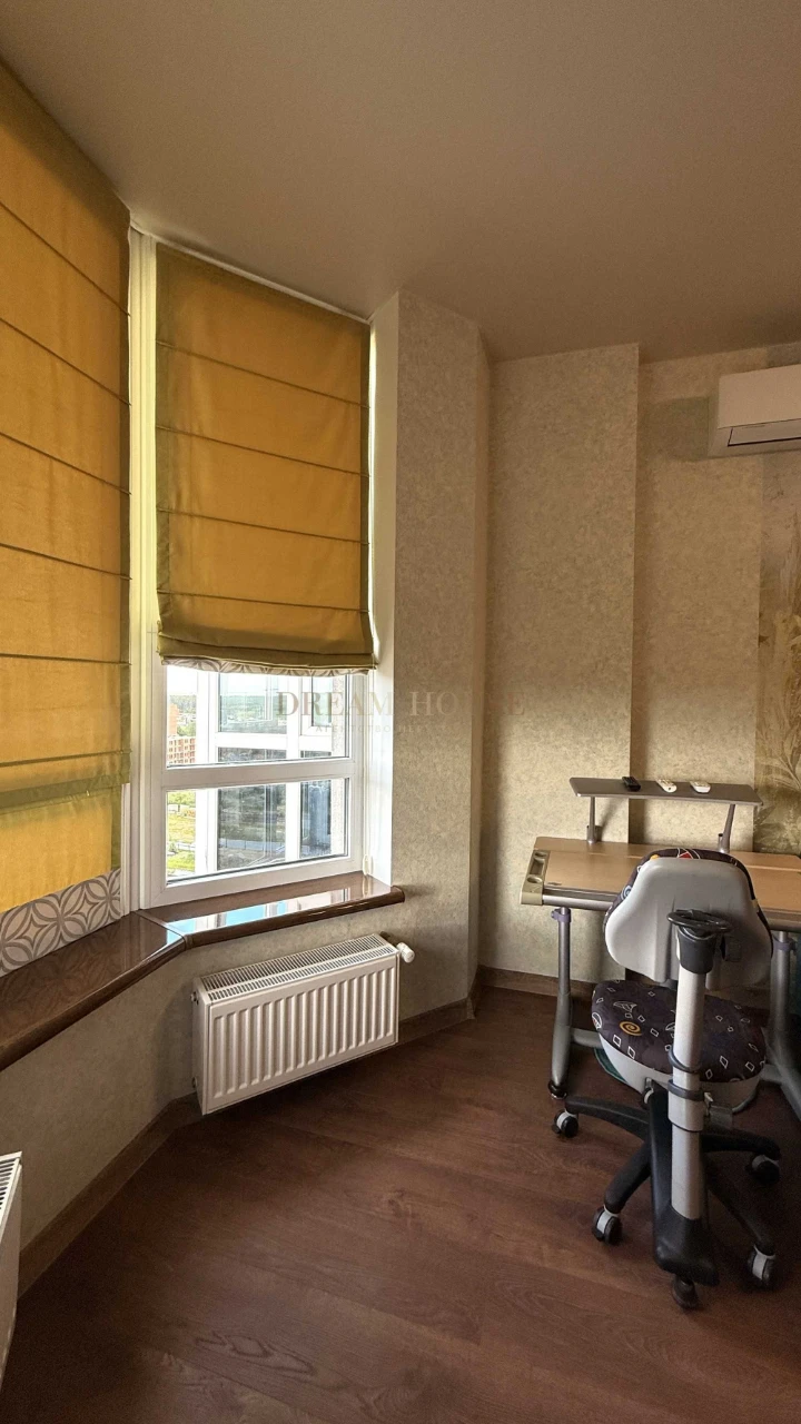 Full 2-bedroom apartment in Grand Burge residential complex.