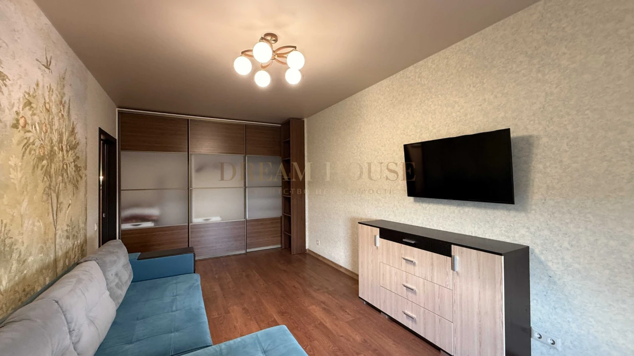 Full 2-bedroom apartment in Grand Burge residential complex.