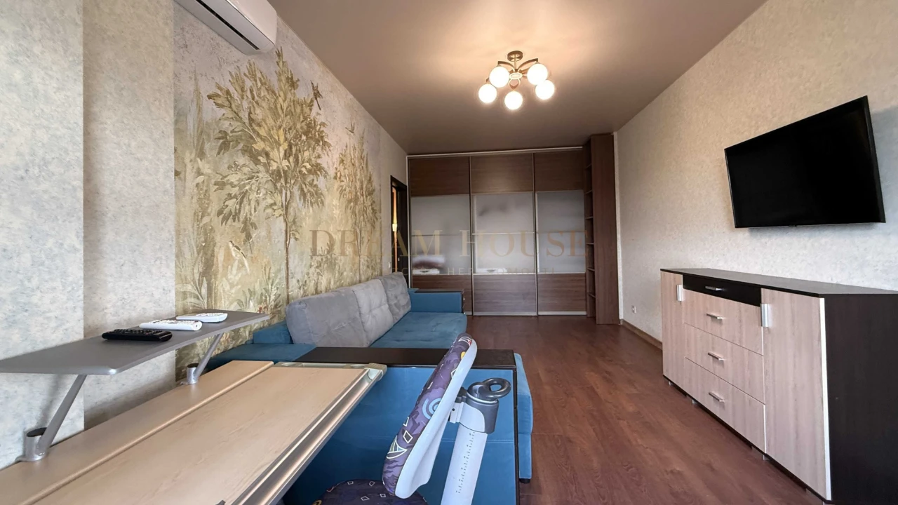 Full 2-bedroom apartment in Grand Burge residential complex.