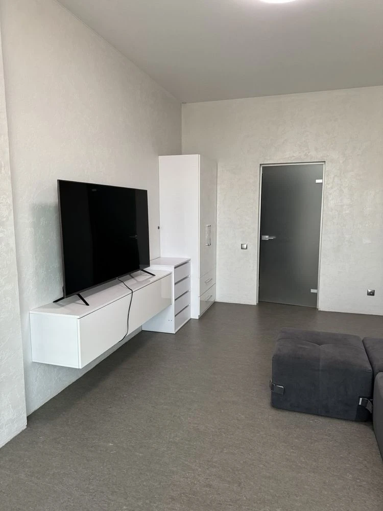 Two-bedroom apartment in ЖК Grand Burze with renovation. Basement floor.