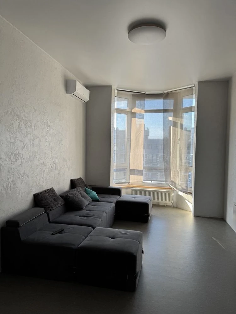 Two-bedroom apartment in ЖК Grand Burze with renovation. Basement floor.