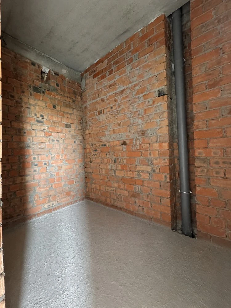 PRICE BELOW MARKET VALUE! Selling a studio apartment