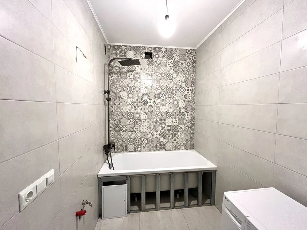 New modern two-bedroom apartment with renovation in Bucha. Urgent sale