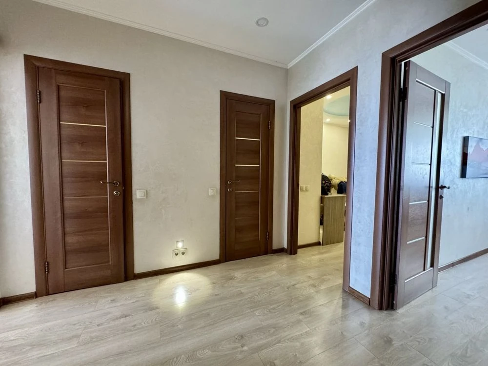 Two-bedroom apartment in Bucha, no commission, suitable for a voucher