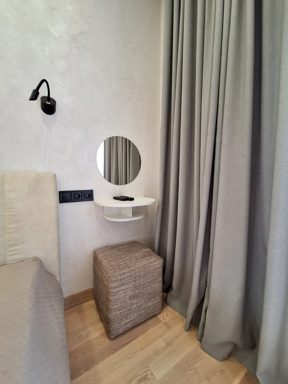 For Sale: 2-bedroom apartment with high-quality renovation! Move in and live!