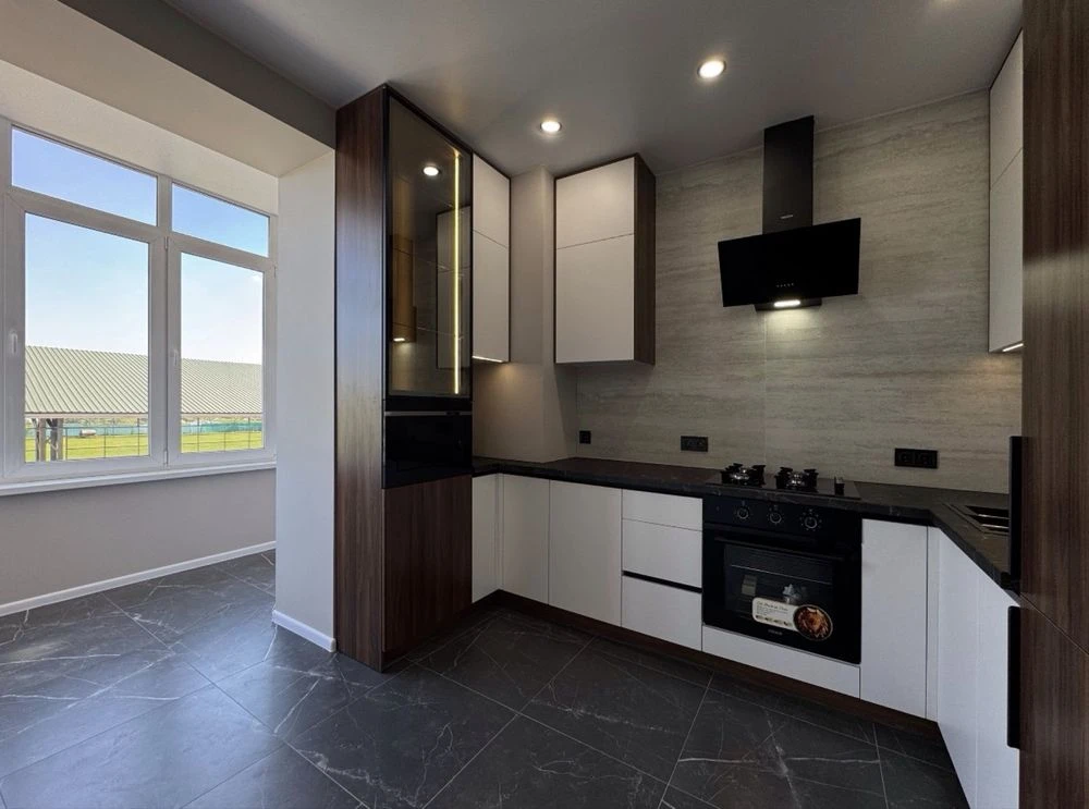 GREAT OFFER !! Selling 1-bedroom apartment with new renovation
