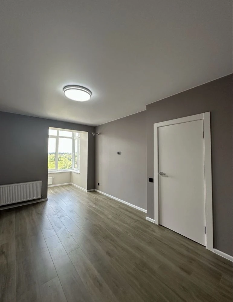GREAT OFFER !! Selling 1-bedroom apartment with new renovation