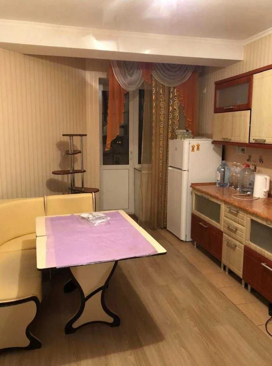 1-bedroom apartment with furniture and appliances. Bucha
