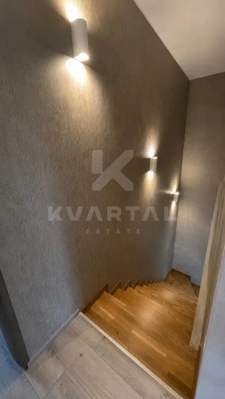 Дворівнева двокімнатна квартира в ЖК Кон