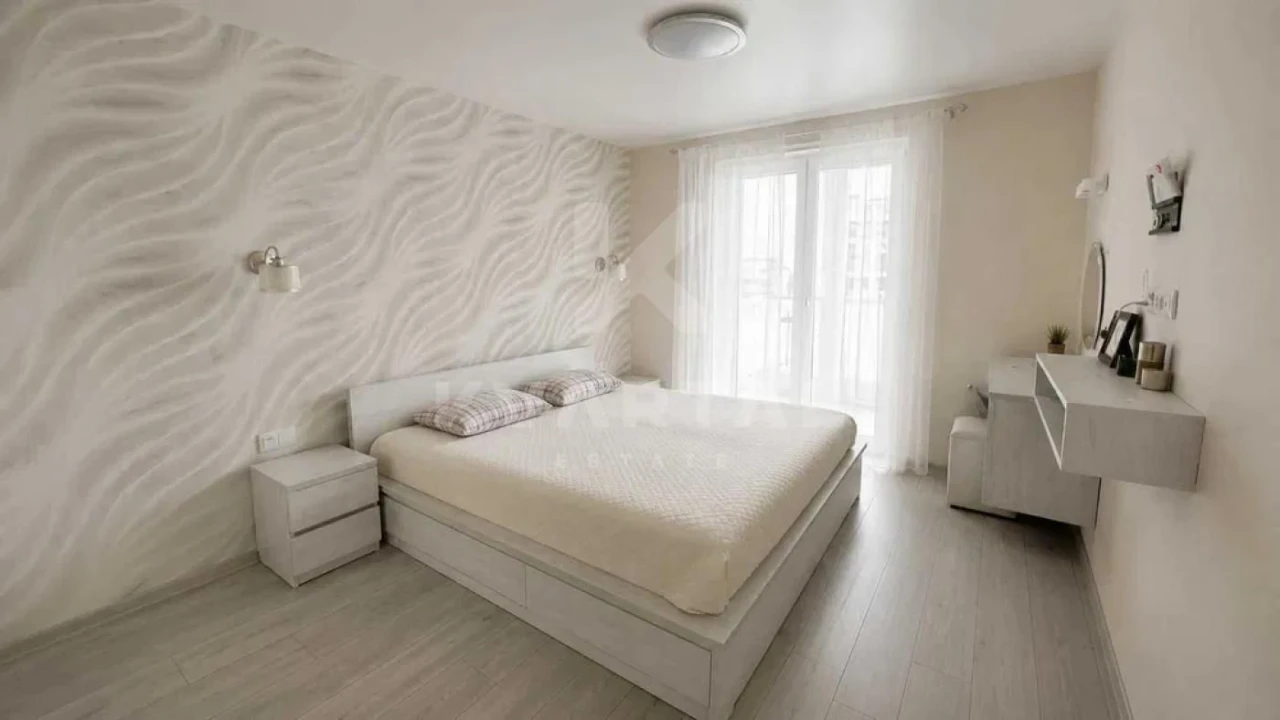For Sale: 2-room apartment with a kitchen of 32 m2 in the Kontinent residential complex!