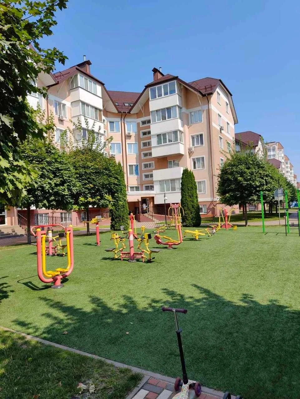 Продам однокімнатну квартиру повністю укомплектовану меблями