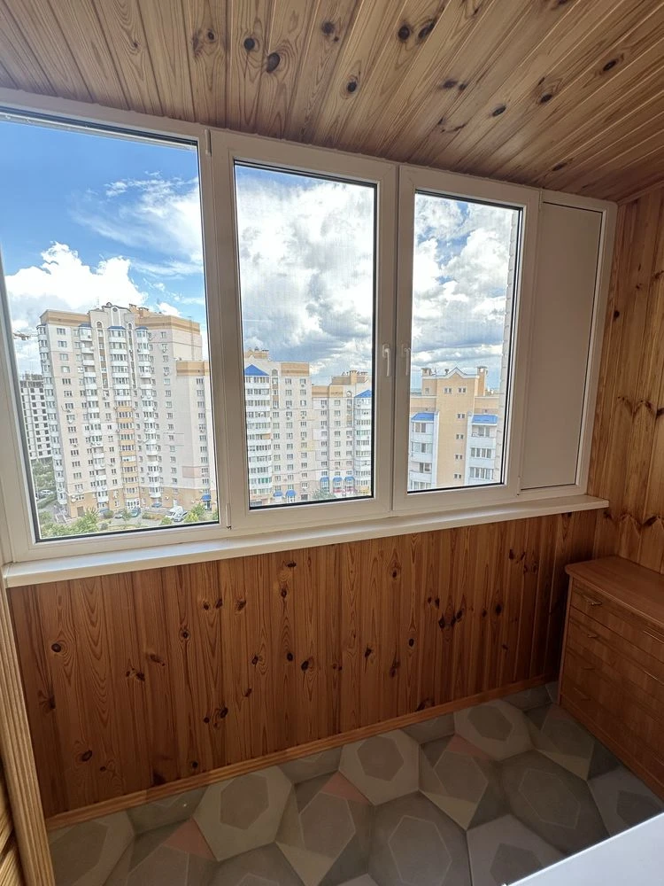 City center, McDonald's area, 3-room apartment in Great Europe, NEW