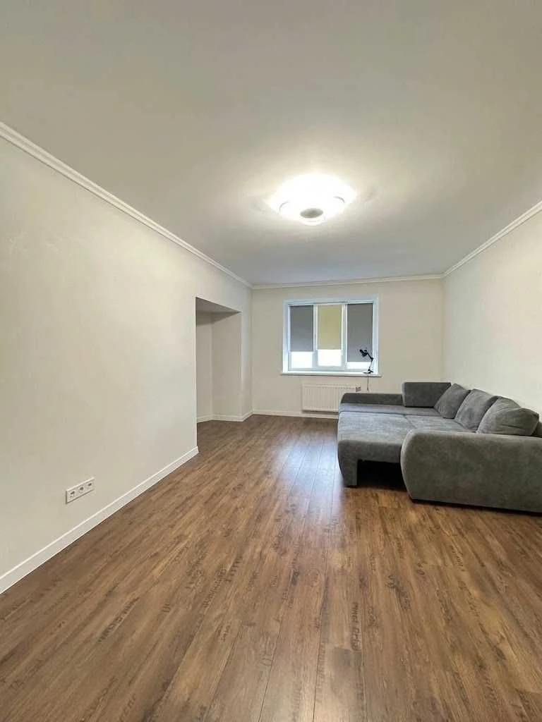 City center, McDonald's area, 3-room apartment in Great Europe, NEW