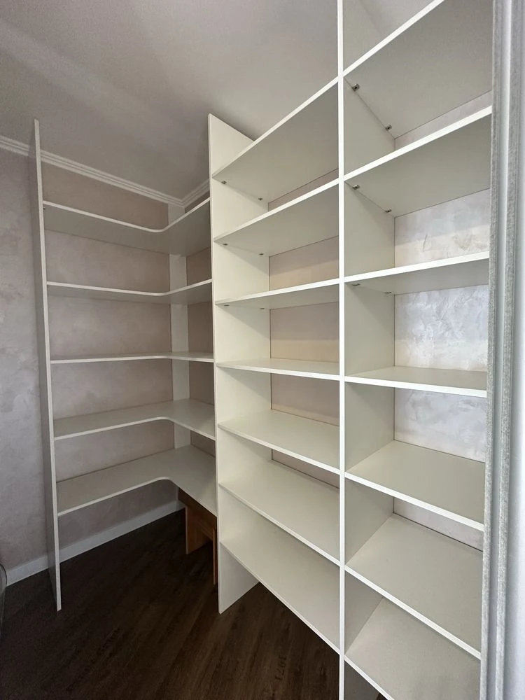 City center, McDonald's area, 3-room apartment in Great Europe, NEW