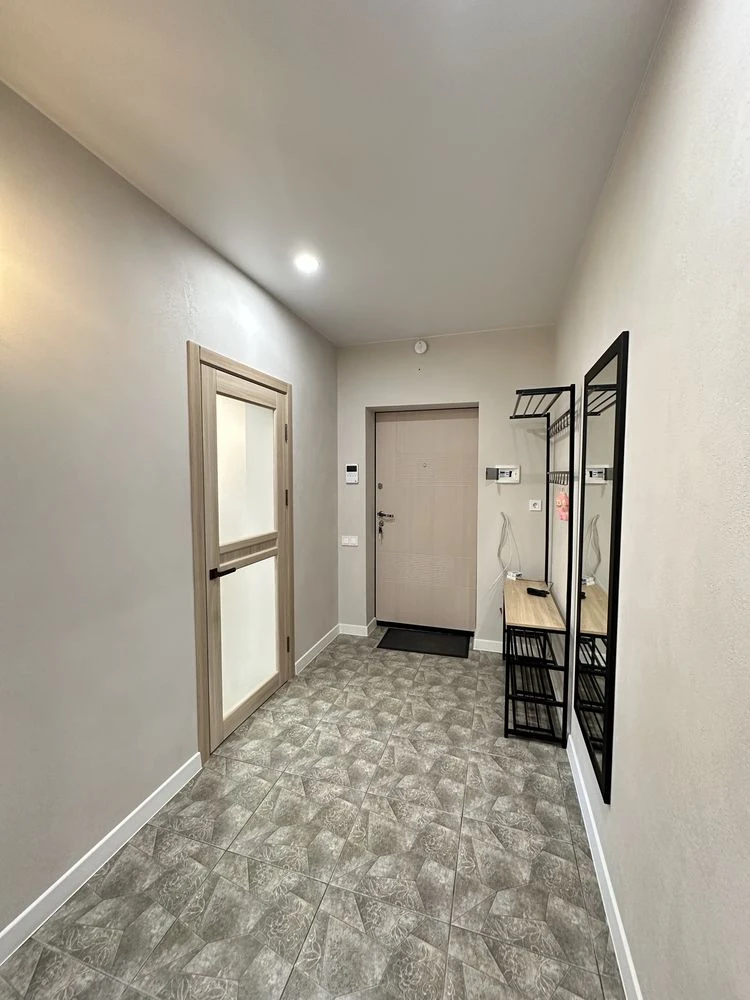 City center, McDonald's area, 3-room apartment in Great Europe, NEW