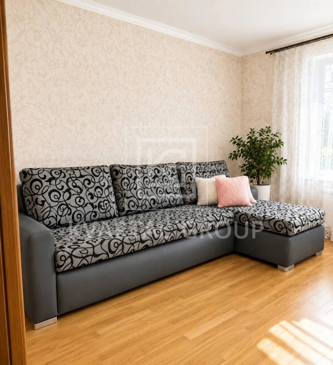 Buch, Kyiv City Building. 2-Room Apartment with Renovation