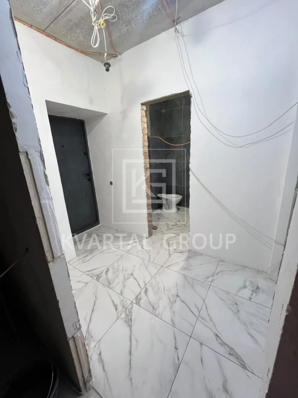 Fully functional 1-bedroom apartment for sale on a premium floor!