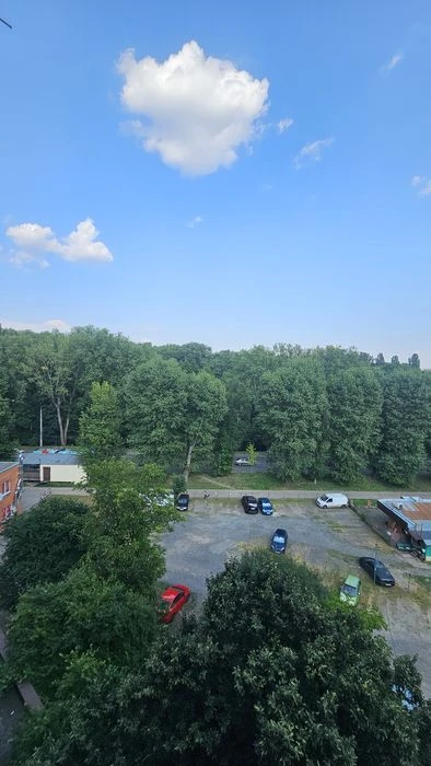 Продаж 2 к. квартири біля парку