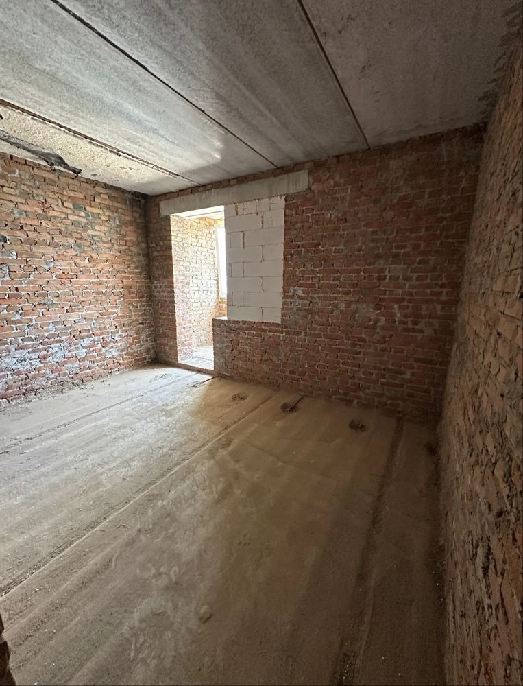 Gas! Suitable for renovation! Minimal finishing! One-room apartment