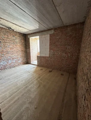 Gas! Suitable for renovation! Minimal finishing! One-room apartment