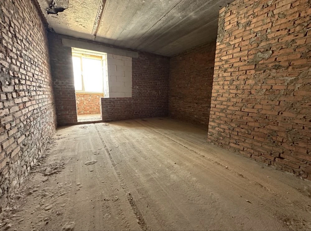 Gas! Suitable for renovation! Minimal finishing! One-room apartment