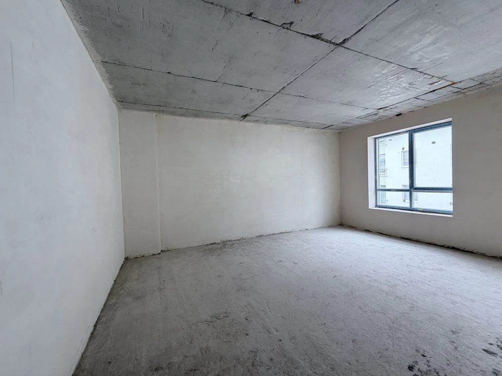 For Sale: 1-bedroom apartment ready for renovation! NO COMMISSION!