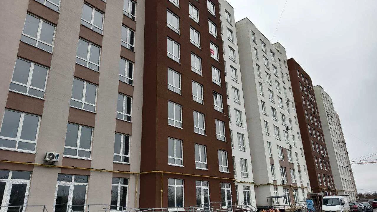 Хороша ціна, 1к з газом. Без комісії.