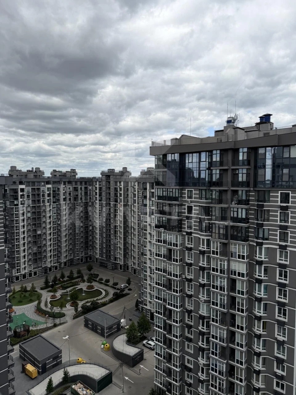 Дворівнева квартира 120 м2 з терасою 67 м2 у ЖК бізнес класу