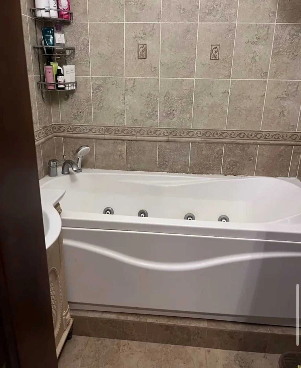 3-room apartment in the center of Bucha with custom renovation