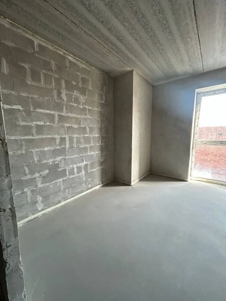 For Sale: 1-bedroom apartment near the park! Gas heating. Balcony