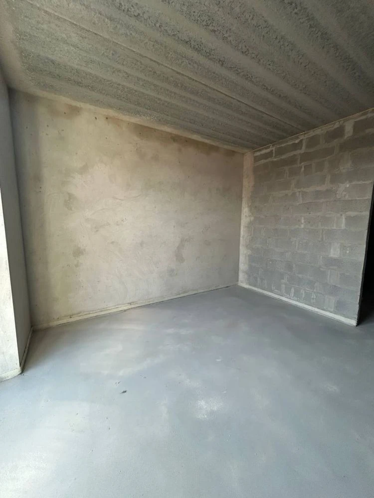 For Sale: 1-bedroom apartment near the park! Gas heating. Balcony