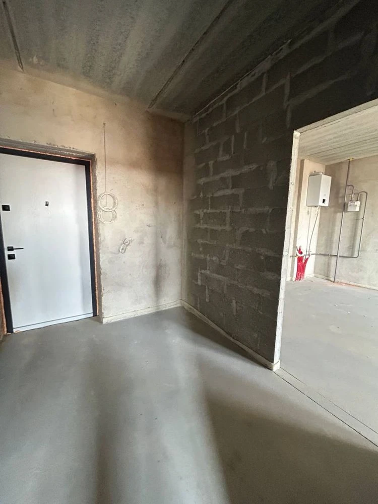 For Sale: 1-bedroom apartment near the park! Gas heating. Balcony